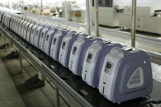 हीट बैलेंस सिस्टम HEPA फिल्टर के साथ फ्लो रेट 1 ~ 3L पोर्टेबल ऑक्सीजन कॉन्सेंट्रेटर ह्यूमिडिफायर